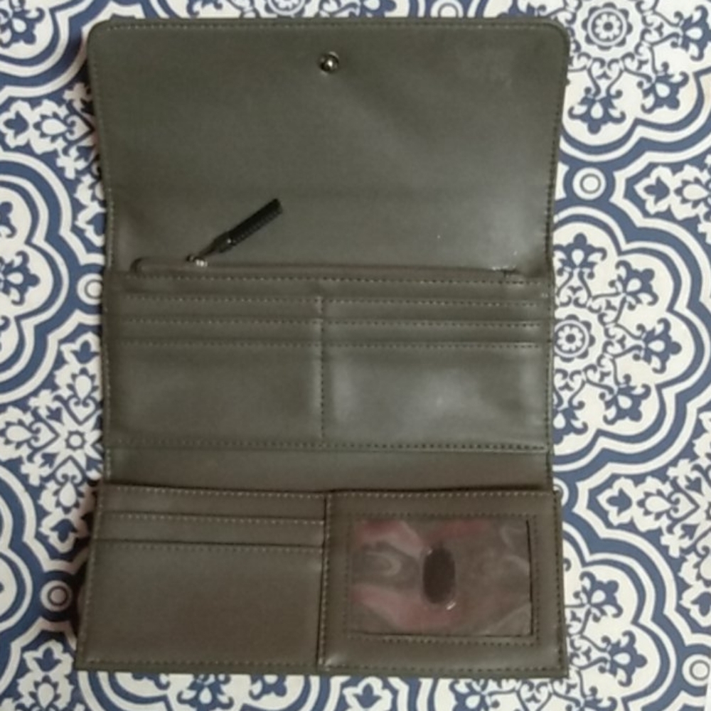 Trifold wallet